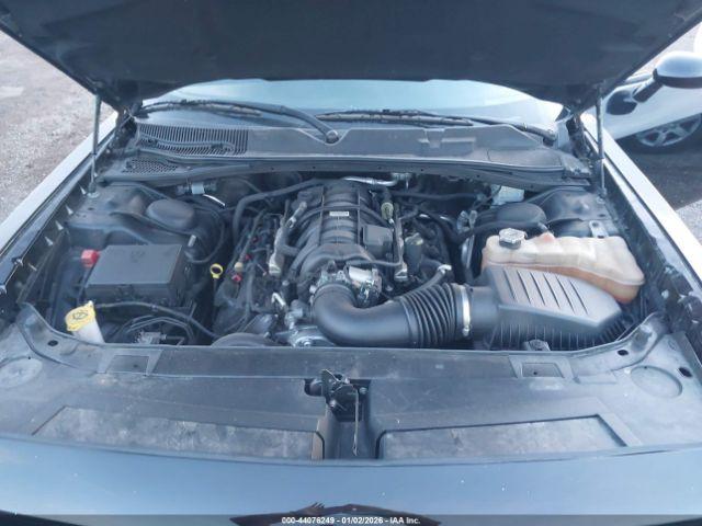 Dodge Challenger Image 4