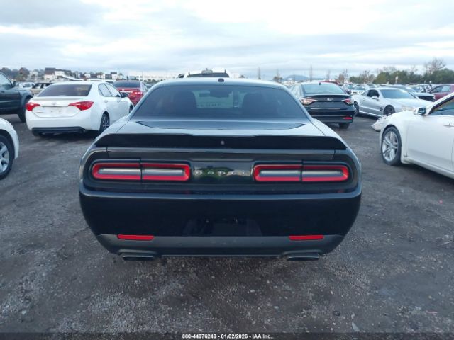 Dodge Challenger Image 6