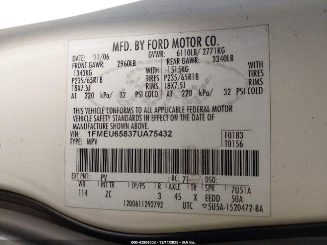 Ford Explorer Limited Image 7