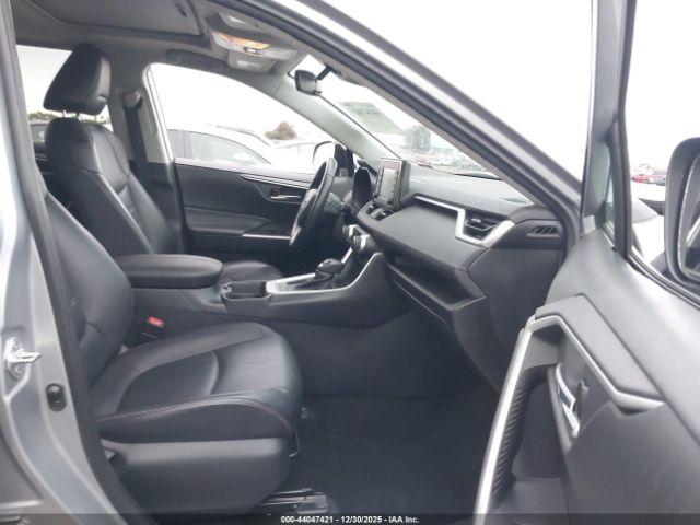 Toyota RAV4 Xle Premium Image 7