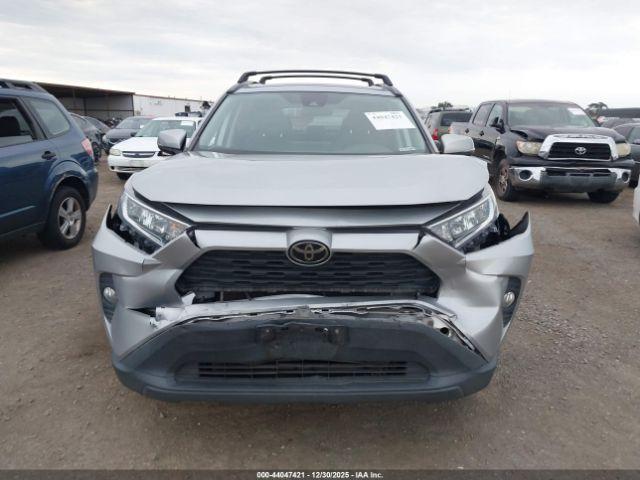 Toyota RAV4 Xle Premium Image 6