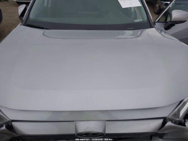 Toyota RAV4 Xle Premium Image 12