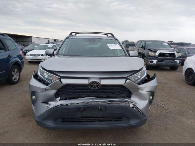 Toyota RAV4 Xle Premium Image 13