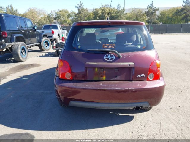 Scion xA Image 13