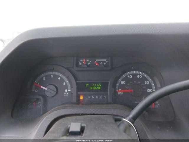 Ford E-150 Commercial Image 7