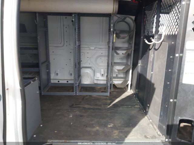 Ford E-150 Commercial Image 5