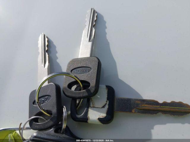 Ford E-150 Commercial Image 10