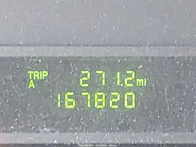 Ford E-150 Commercial Image 13