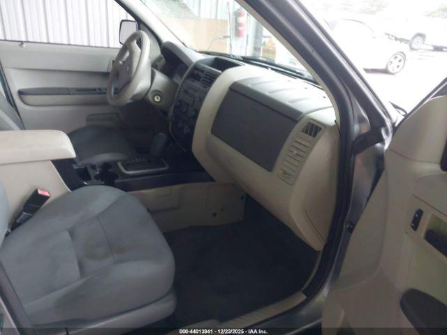 Ford Escape Image 12