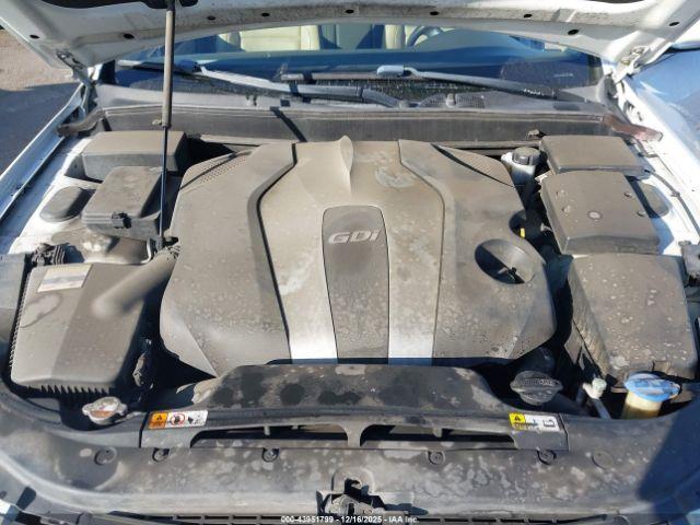 Hyundai Genesis 3.8 Image 7
