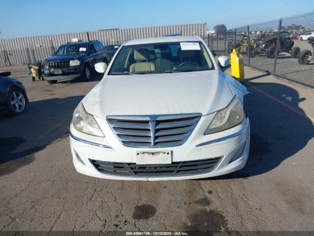 Hyundai Genesis 3.8 Image 10