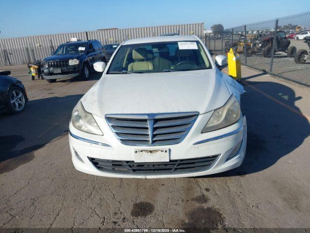 Hyundai Genesis 3.8 Image 10