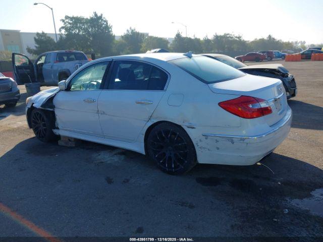 Hyundai Genesis 3.8 Image 13