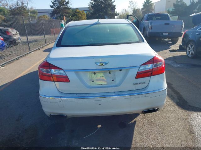 Hyundai Genesis 3.8 Image 12