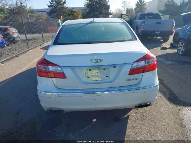 Hyundai Genesis 3.8 Image 12