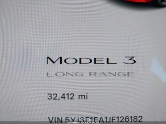 Tesla Model 3 Image 9