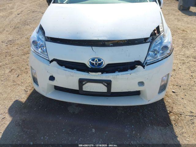 Toyota Prius Three Image 9