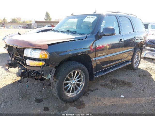 GMC Yukon Denali Image 5