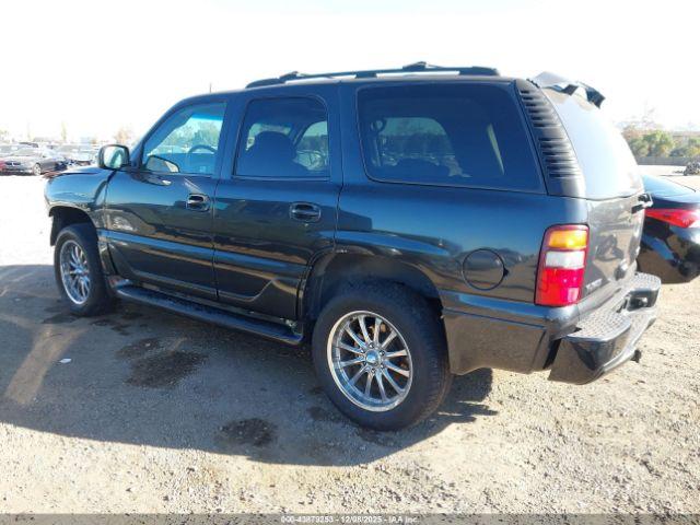 GMC Yukon Denali Image 4