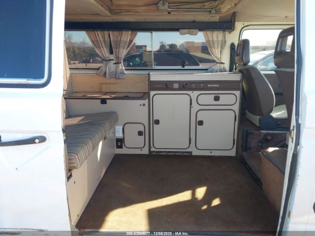Volkswagen Vanagon Campmobile Image 6