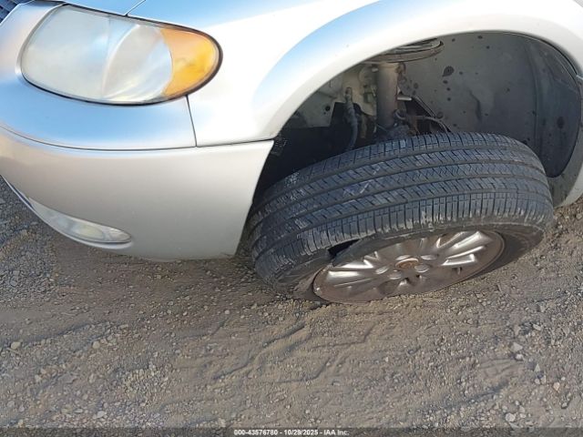 Chrysler Town & Country Limited Image 6