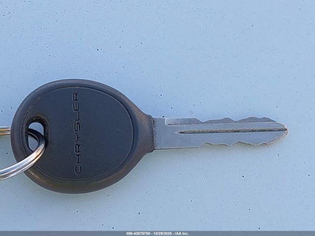 Chrysler Town & Country Limited Image 9