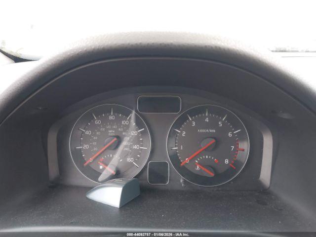 Volvo C70 T5 Image 9