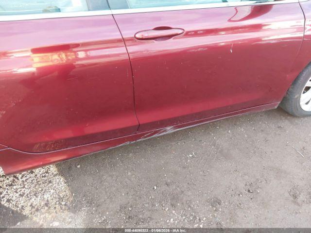 Chrysler 200 Limited Image 3