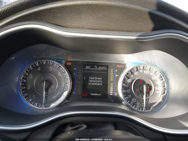 Chrysler 200 Limited Image 8