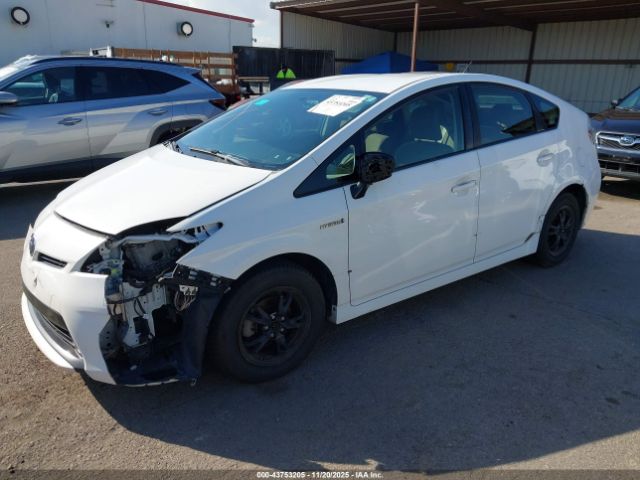 Toyota Prius Two Image 16