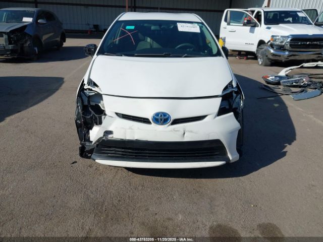 Toyota Prius Two Image 7