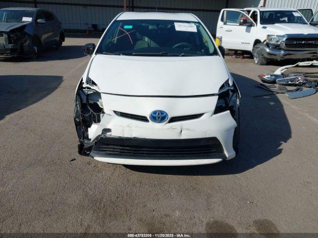 Toyota Prius Two Image 7