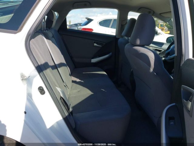 Toyota Prius Two Image 4