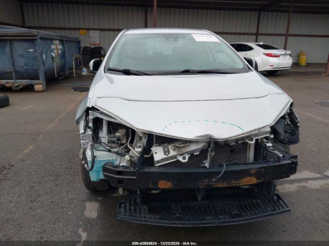 Toyota Corolla Le Image 7