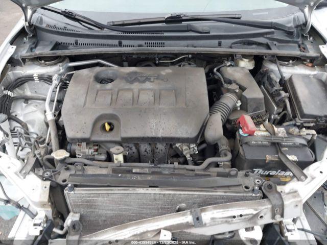 Toyota Corolla Le Image 10