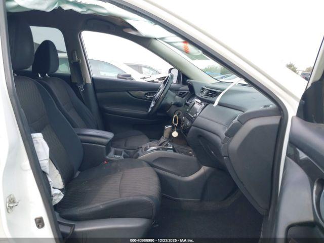 Nissan Rogue S Image 10