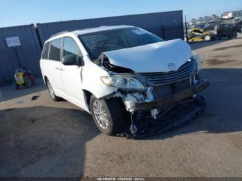 Salvage Toyota Sienna