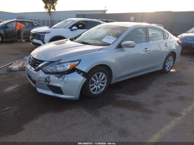 Nissan Altima Image 4