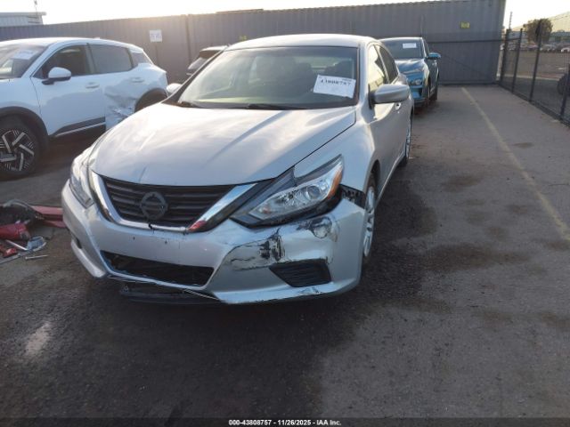 Nissan Altima Image 7