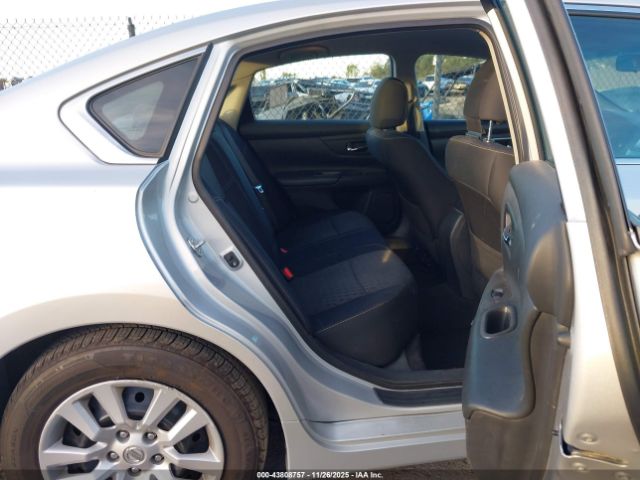 Nissan Altima Image 6