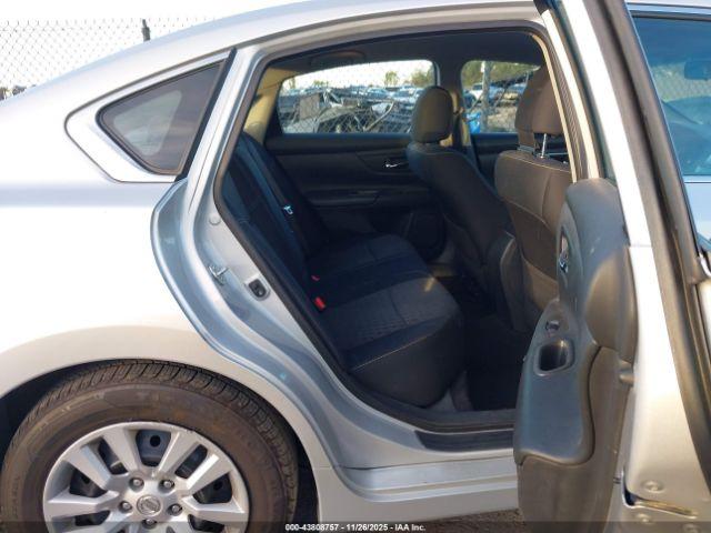 Nissan Altima Image 6