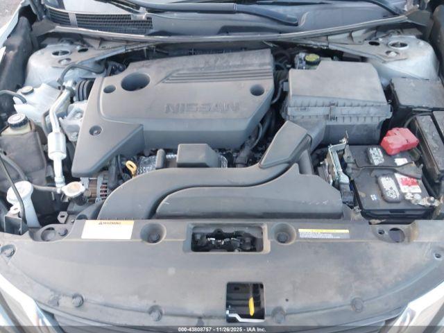 Nissan Altima Image 8