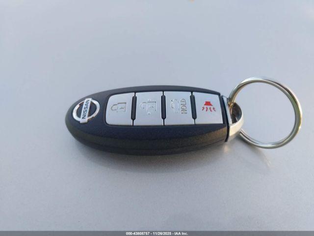 Nissan Altima Image 11