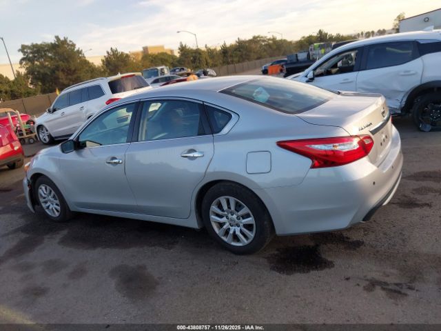 Nissan Altima Image 14