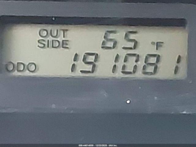 Toyota Corolla Ce Image 7