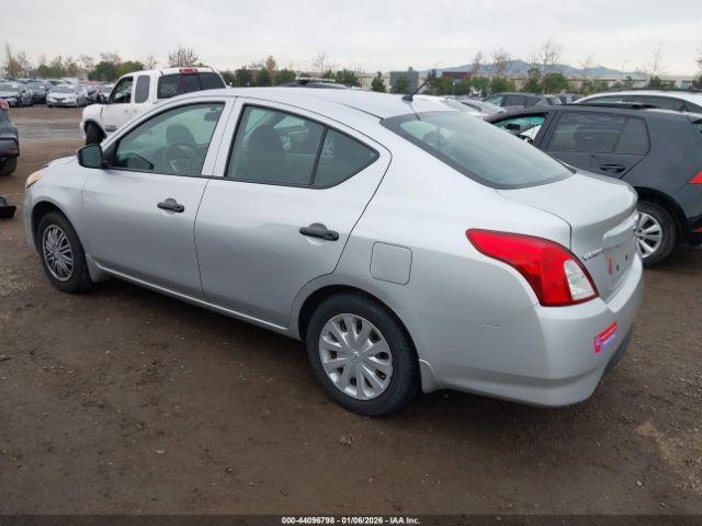 Nissan Versa 1.6 S Image 10