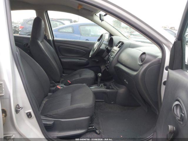Nissan Versa 1.6 S Image 4
