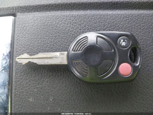 Ford Mustang Image 6