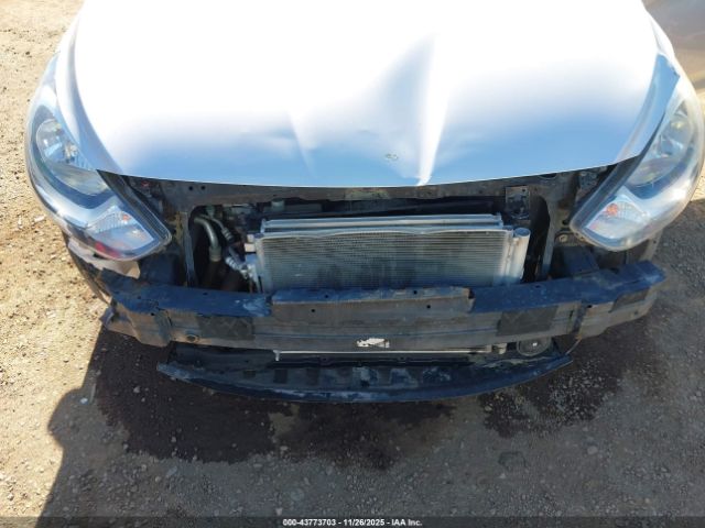 Hyundai ACCENT Gls Image 4