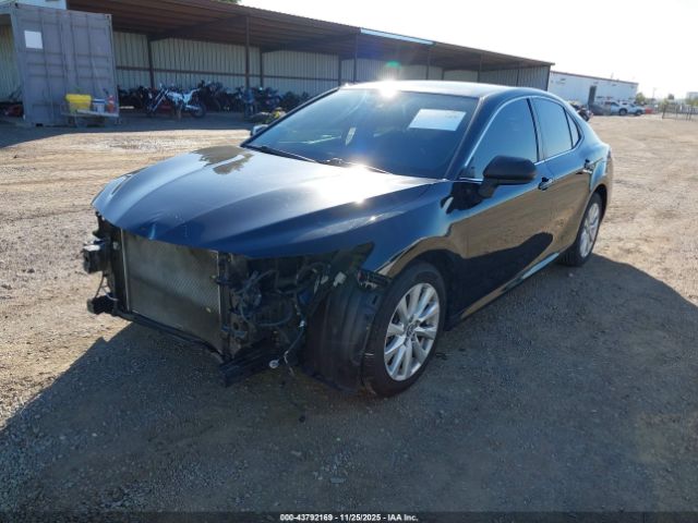 Toyota Camry Le Image 15